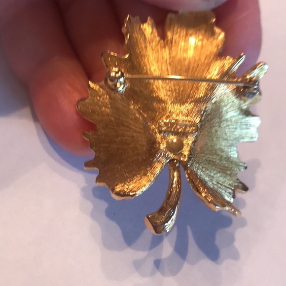 MONET SIGNED VINTAGE BROOCH - Picture 14 of 16